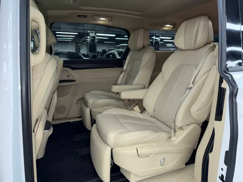 2022 Buick GL8 2.0T 237HP L4 9AT,autocango,china used car exporter,china ev exporter,chinese used car exporter,chinese used ev exporter