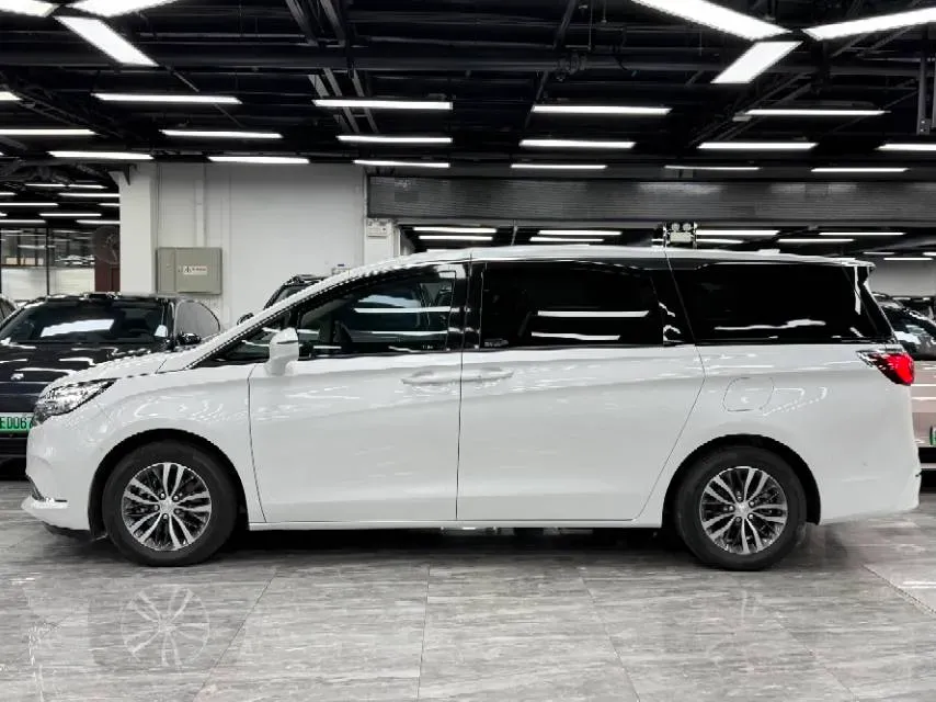 2022 Buick GL8 2.0T 237HP L4 9AT,autocango,china used car exporter,china ev exporter,chinese used car exporter,chinese used ev exporter