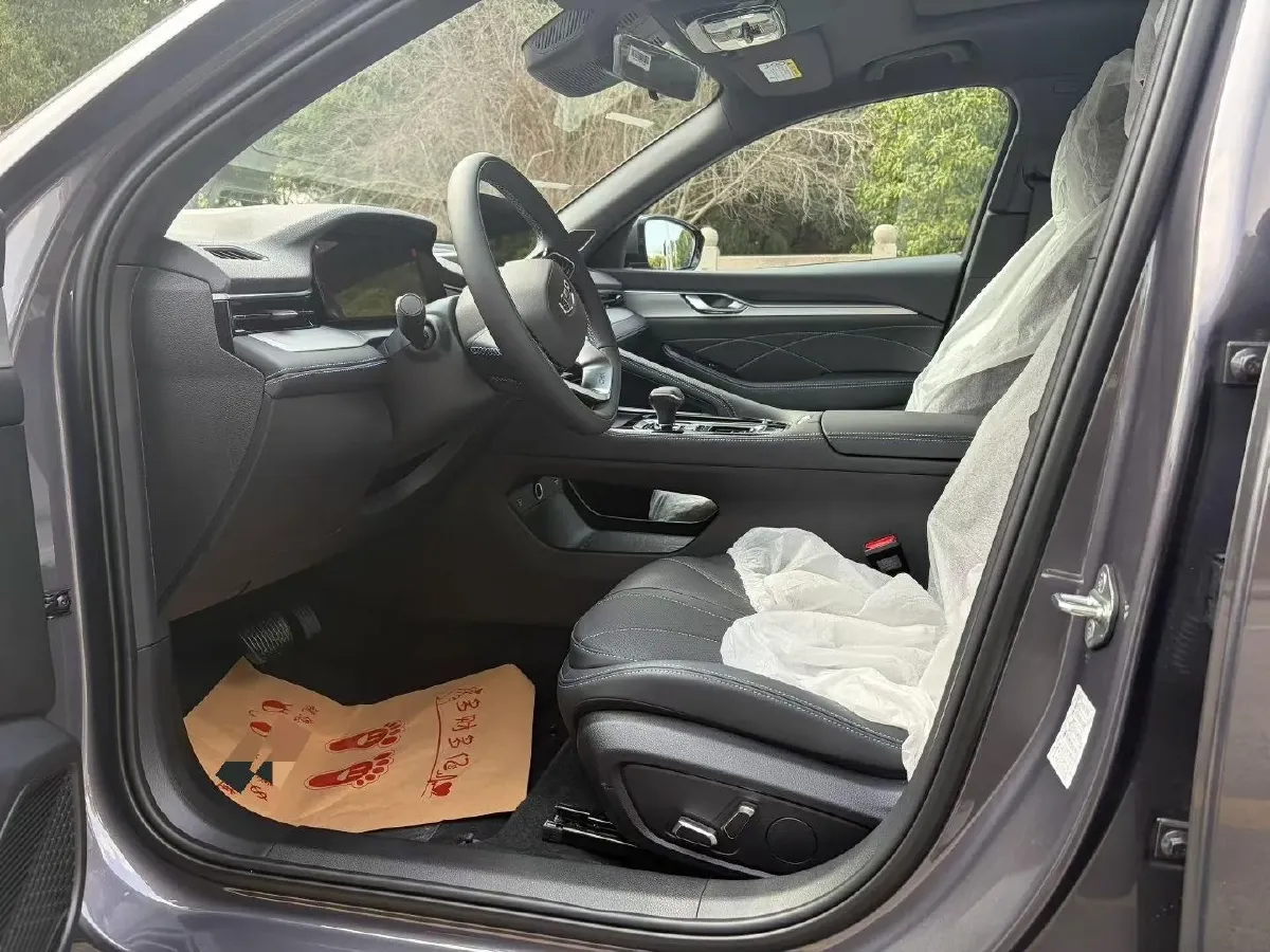 2026 Geely Preface 1.5T 181HP L4 7DCT,autocango,china used car exporter,china ev exporter,chinese used car exporter,chinese used ev exporter