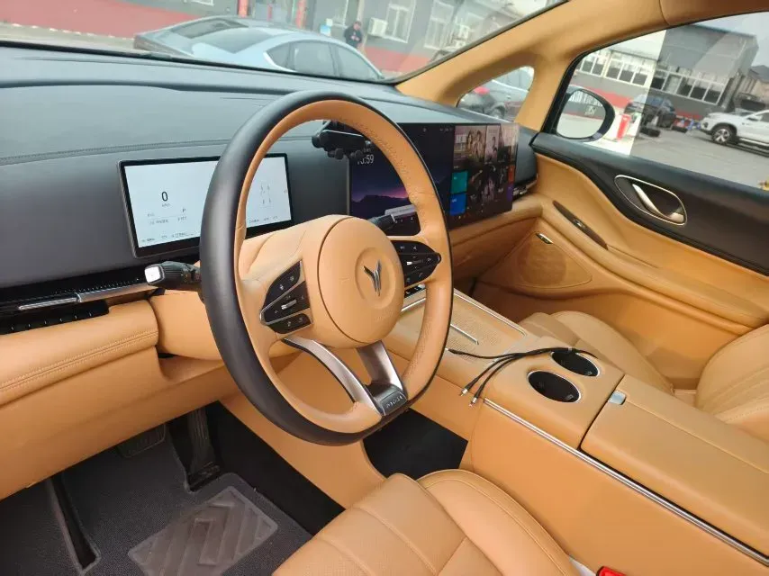 2025 Voyah Dream 1.5T 150HP L4 PHEV 41.7KWH,autocango,china used car exporter,china ev exporter,chinese used car exporter,chinese used ev exporter