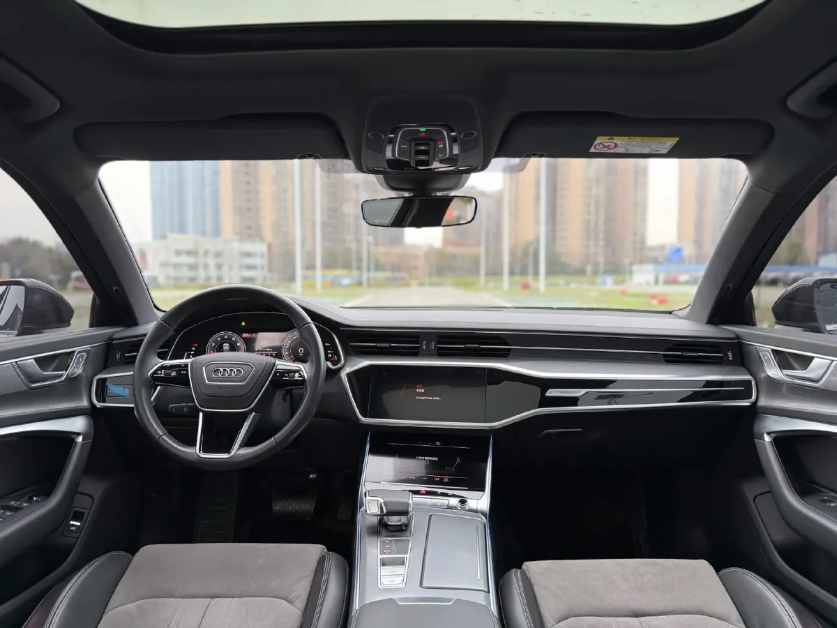 2025 Audi A6L 2.0T 245HP L4 7DCT,autocango,china used car exporter,china ev exporter,chinese used car exporter,chinese used ev exporter