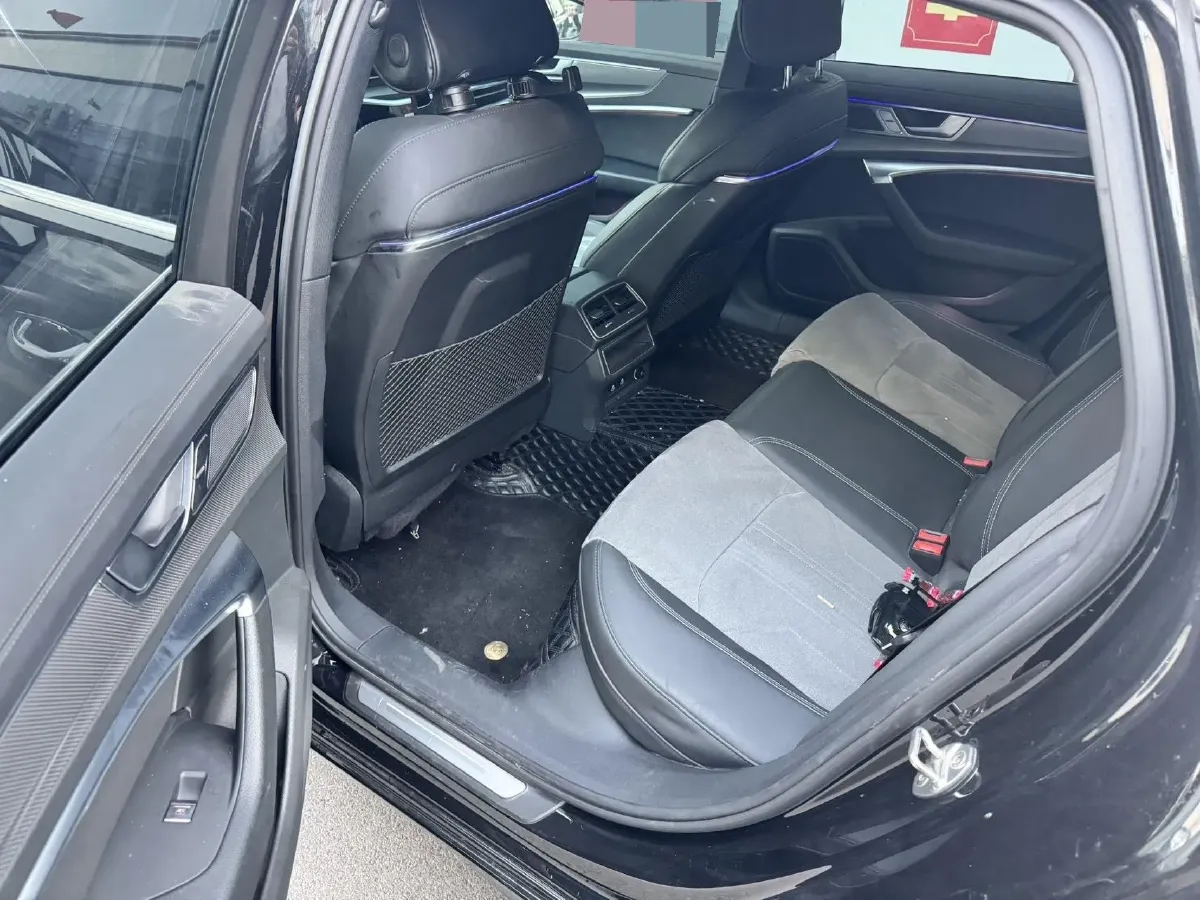 2022 Audi A6L 2.0T 190HP L4 7DCT,autocango,china used car exporter,china ev exporter,chinese used car exporter,chinese used ev exporter