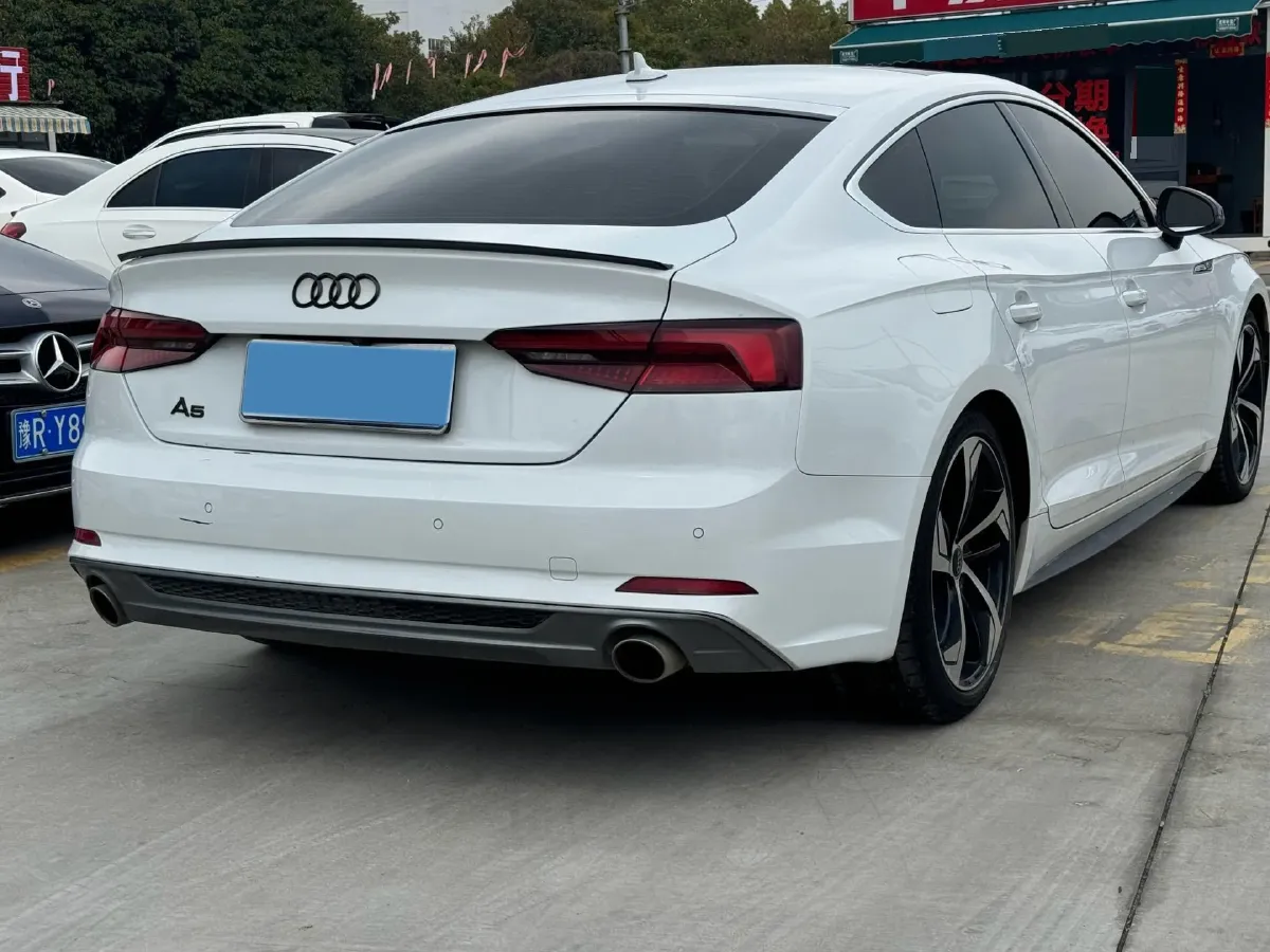 2019 Alfa Romeo Giulia 2.0T 280HP L4 8AT,autocango,china used car exporter,china ev exporter,chinese used car exporter,chinese used ev exporter