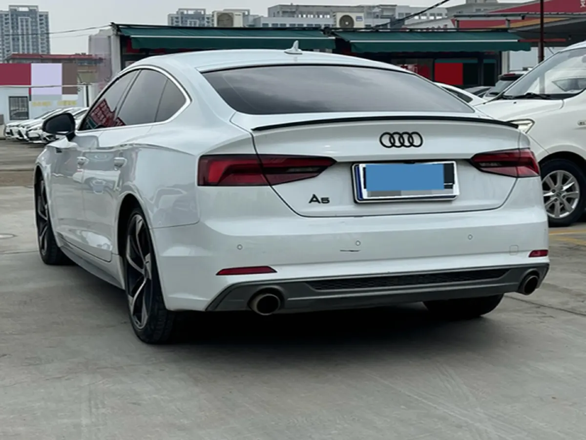 2019 Alfa Romeo Giulia 2.0T 280HP L4 8AT,autocango,china used car exporter,china ev exporter,chinese used car exporter,chinese used ev exporter