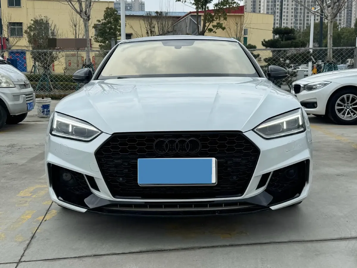 2019 Alfa Romeo Giulia 2.0T 280HP L4 8AT,autocango,china used car exporter,china ev exporter,chinese used car exporter,chinese used ev exporter