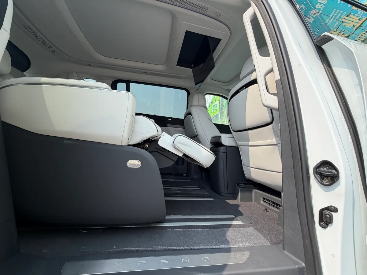 2025 Xpeng X9 BEV,autocango,china used car exporter,china ev exporter,chinese used car exporter,chinese used ev exporter