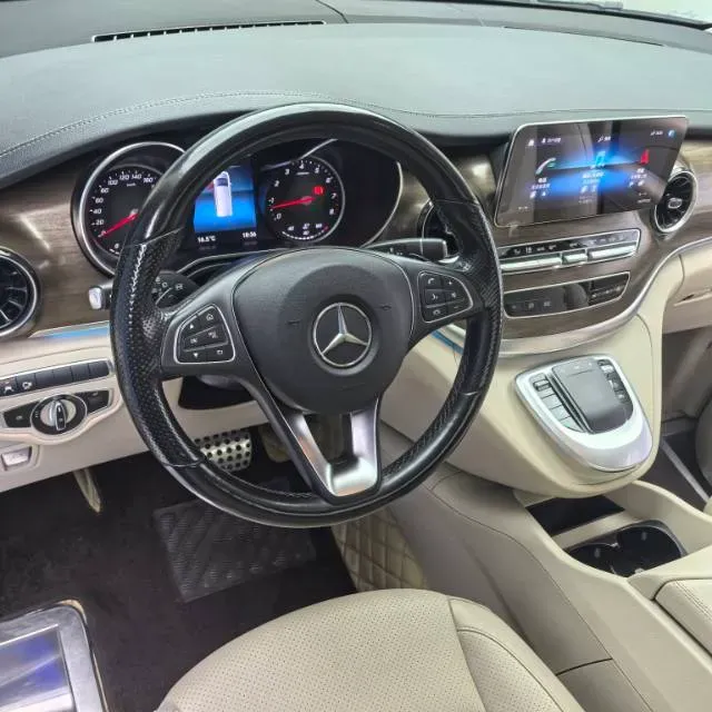 2021 Mercedes-Benz V Class 2.0T 211HP L4 9AT,autocango,china used car exporter,china ev exporter,chinese used car exporter,chinese used ev exporter