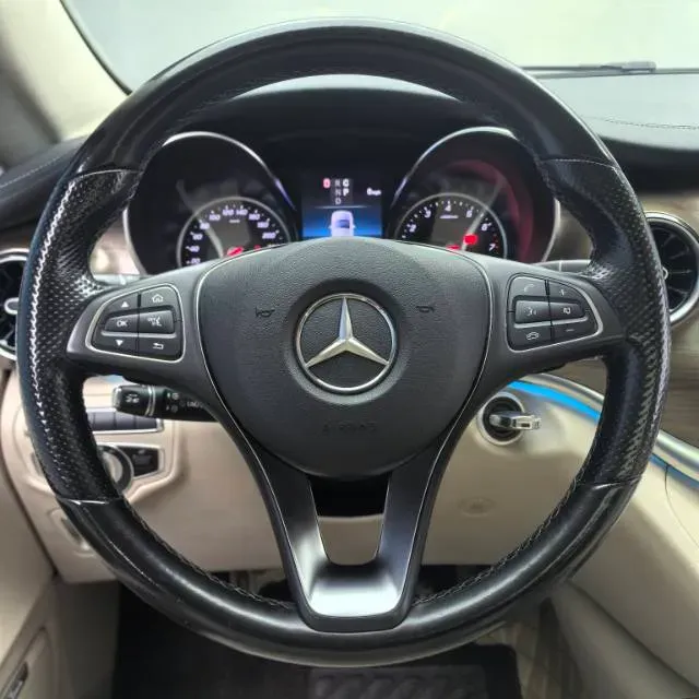 2021 Mercedes-Benz V Class 2.0T 211HP L4 9AT,autocango,china used car exporter,china ev exporter,chinese used car exporter,chinese used ev exporter