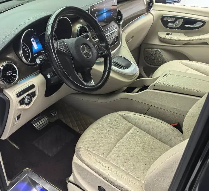 2021 Mercedes-Benz V Class 2.0T 211HP L4 9AT,autocango,china used car exporter,china ev exporter,chinese used car exporter,chinese used ev exporter