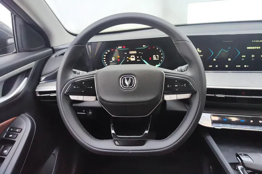 2021 ChangAn Eado 1.4T 160HP L4 7DCT,autocango,china used car exporter,china ev exporter,chinese used car exporter,chinese used ev exporter