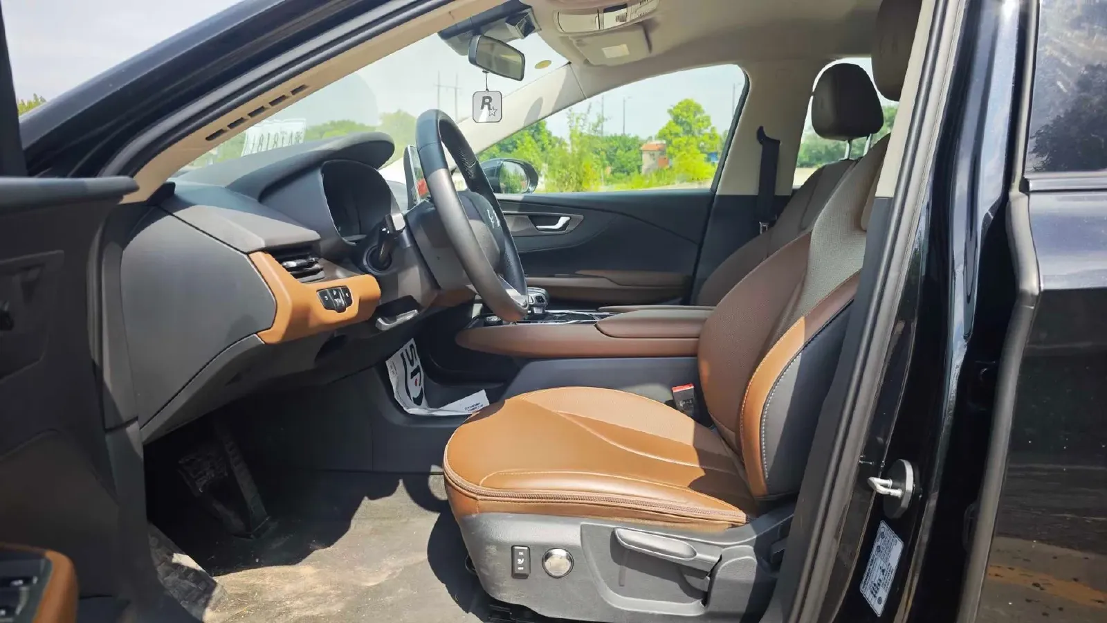 2021 HongQi E-QM5 BEV 54KWH,autocango,china used car exporter,china ev exporter,chinese used car exporter,chinese used ev exporter