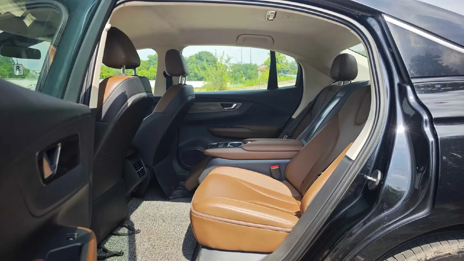 2021 HongQi E-QM5 BEV 54KWH,autocango,china used car exporter,china ev exporter,chinese used car exporter,chinese used ev exporter