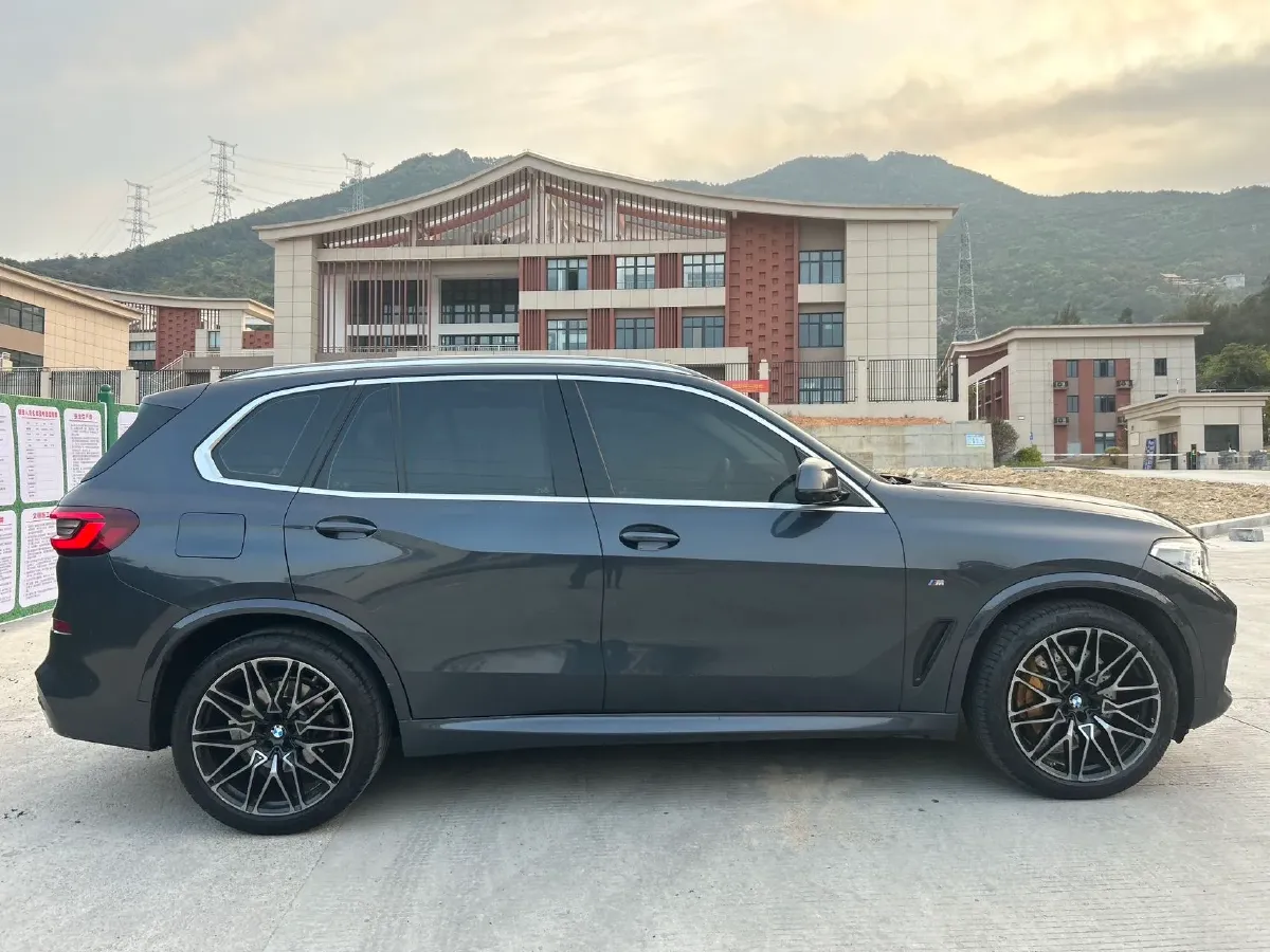 2021 BMW X5 3.0T 340HP L6 8AT,autocango,china used car exporter,china ev exporter,chinese used car exporter,chinese used ev exporter