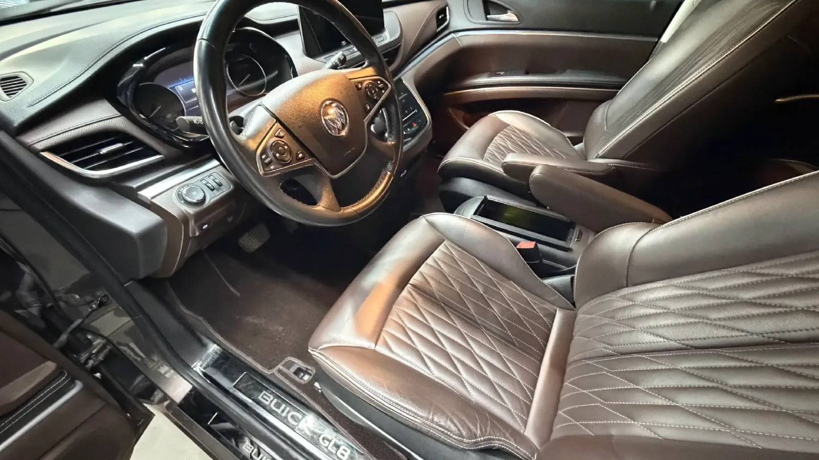 2021 Buick GL8 2.0T 237HP L4 9AT,autocango,china used car exporter,china ev exporter,chinese used car exporter,chinese used ev exporter