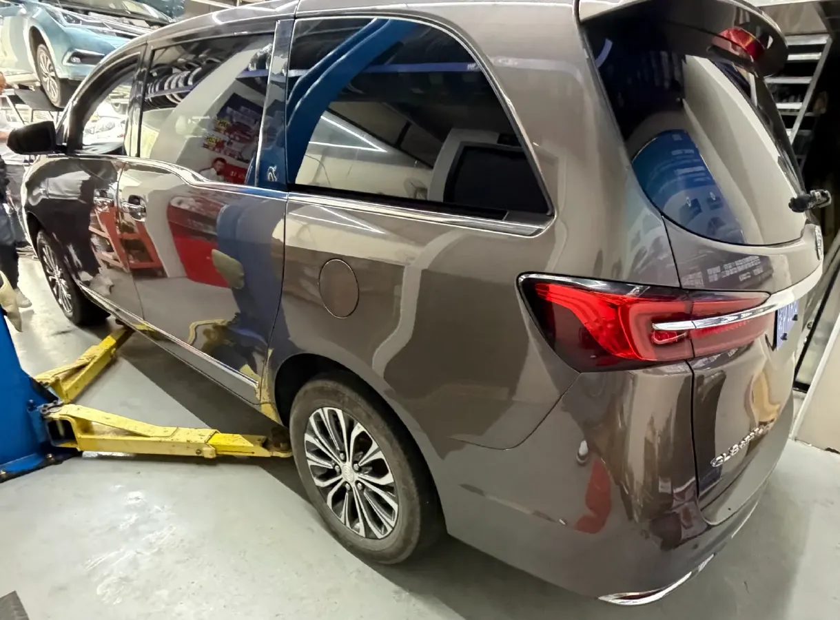 2021 Buick GL8 2.0T 237HP L4 9AT,autocango,china used car exporter,china ev exporter,chinese used car exporter,chinese used ev exporter