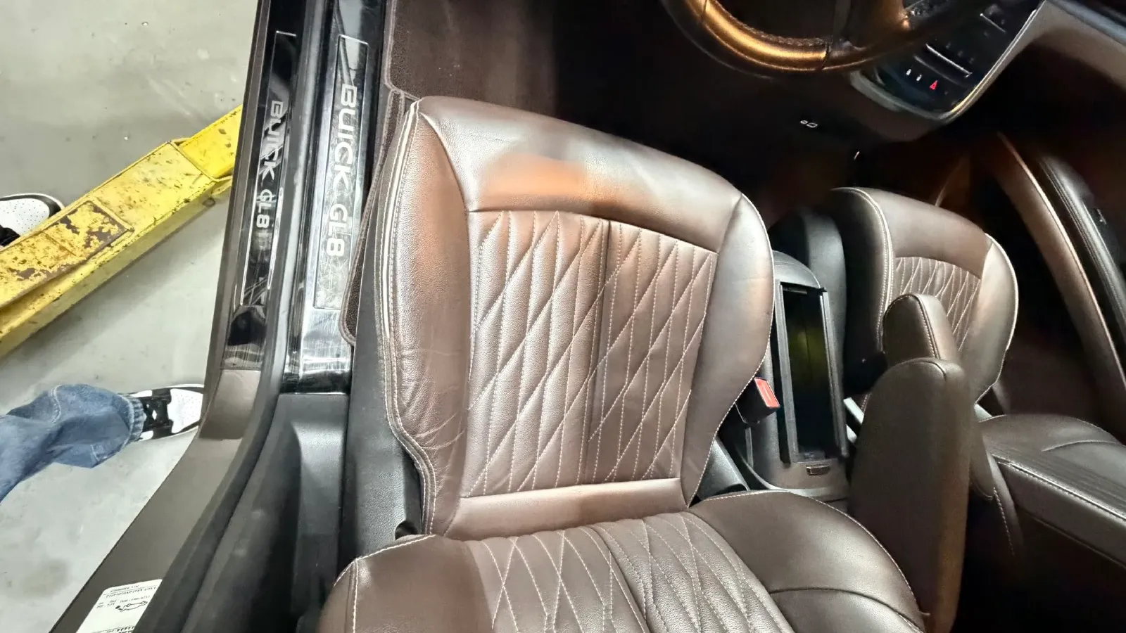 2021 Buick GL8 2.0T 237HP L4 9AT,autocango,china used car exporter,china ev exporter,chinese used car exporter,chinese used ev exporter