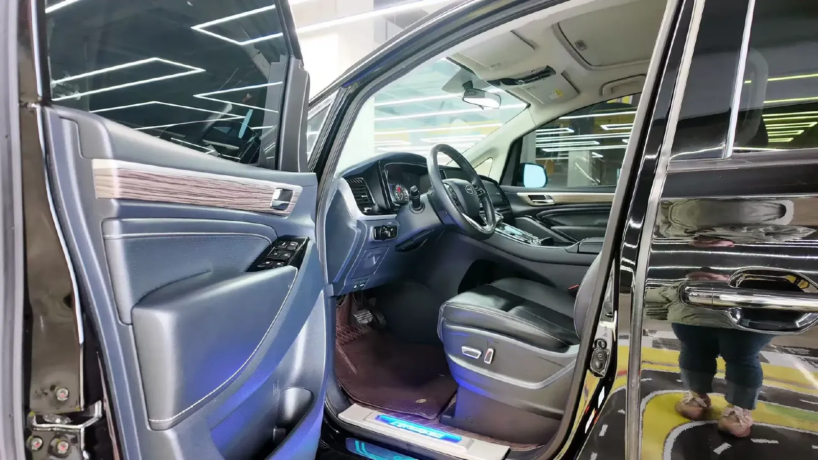 2023 GAC Trumpchi M8 2.0T 252HP L4 8AT,autocango,china used car exporter,china ev exporter,chinese used car exporter,chinese used ev exporter