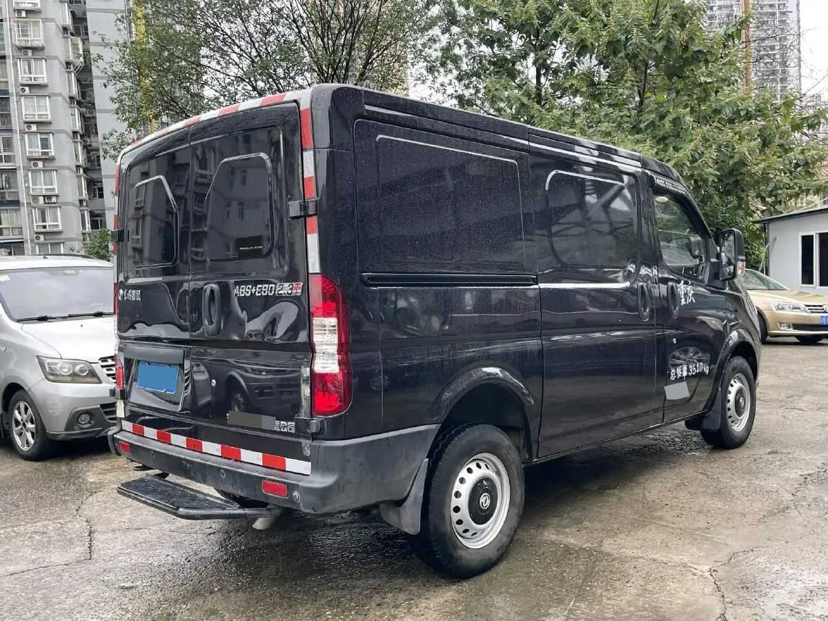 2019 MAXUS XinTu V80 2.5T 136HP L4 6MT,autocango,china used car exporter,china ev exporter,chinese used car exporter,chinese used ev exporter