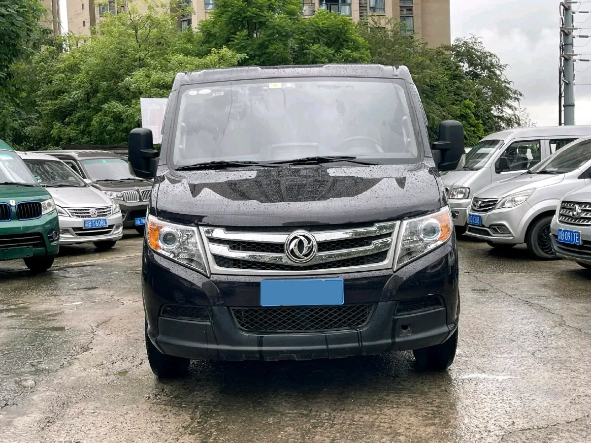 2019 MAXUS XinTu V80 2.5T 136HP L4 6MT,autocango,china used car exporter,china ev exporter,chinese used car exporter,chinese used ev exporter