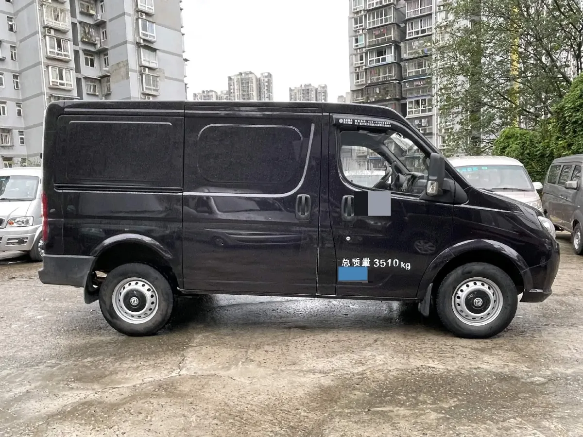 2019 MAXUS XinTu V80 2.5T 136HP L4 6MT,autocango,china used car exporter,china ev exporter,chinese used car exporter,chinese used ev exporter
