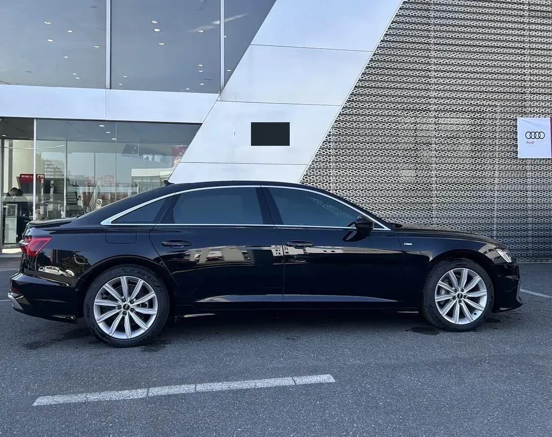 2024 Audi A6L 2.0T 245HP L4 7DCT,autocango,china used car exporter,china ev exporter,chinese used car exporter,chinese used ev exporter