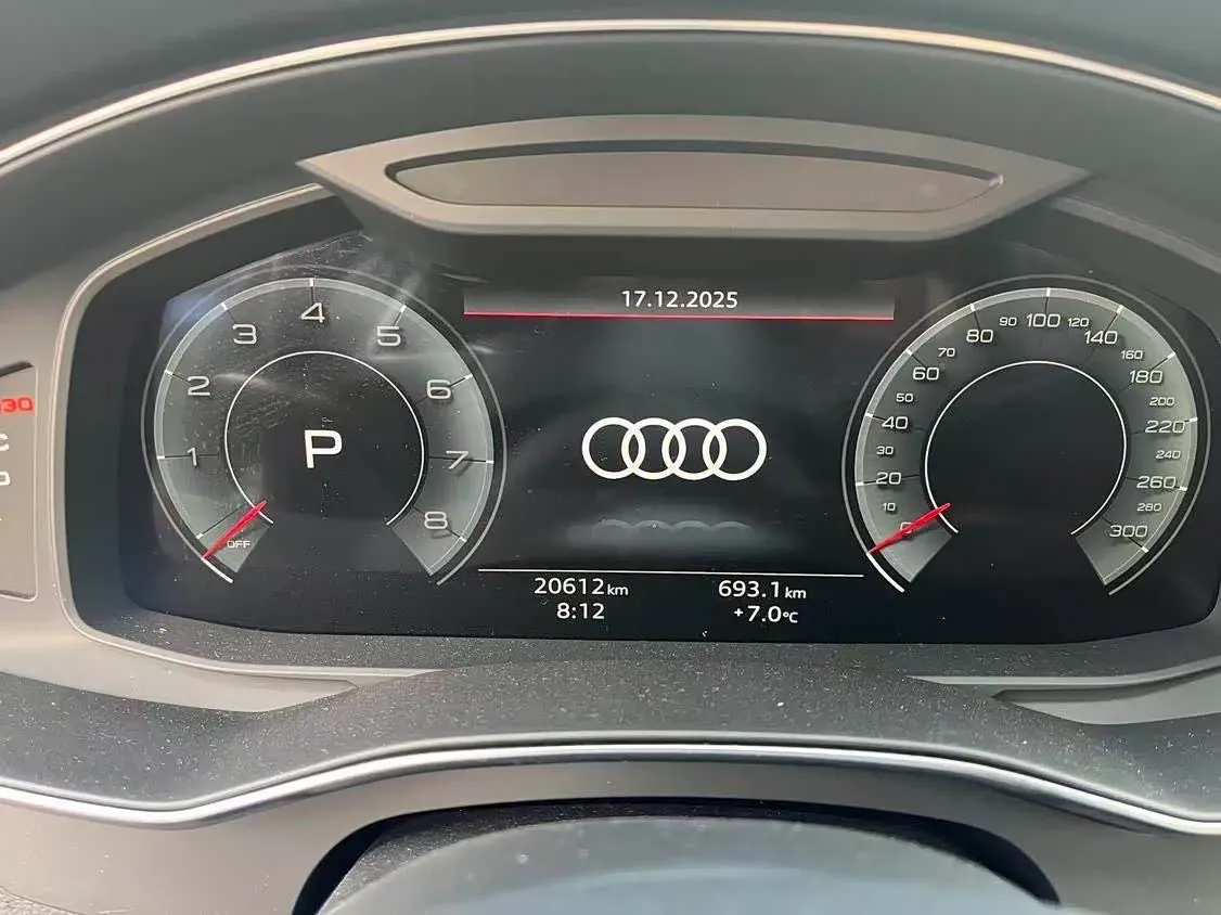 2024 Audi A6L 2.0T 245HP L4 7DCT,autocango,china used car exporter,china ev exporter,chinese used car exporter,chinese used ev exporter