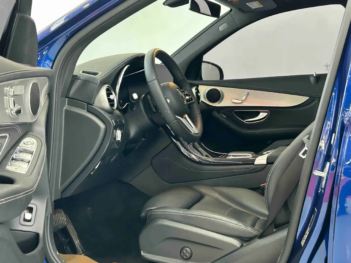 2020 Mercedes-Benz GLC Class 2.0T 197HP L4 9AT,autocango,china used car exporter,china ev exporter,chinese used car exporter,chinese used ev exporter