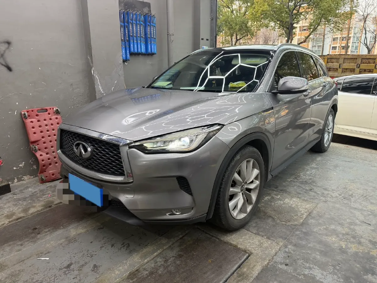 2018 Infiniti QX30 2.0T 211HP L4 7DCT,autocango,china used car exporter,china ev exporter,chinese used car exporter,chinese used ev exporter