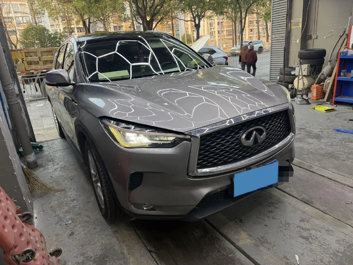 2018 Infiniti QX30 2.0T 211HP L4 7DCT,autocango,china used car exporter,china ev exporter,chinese used car exporter,chinese used ev exporter