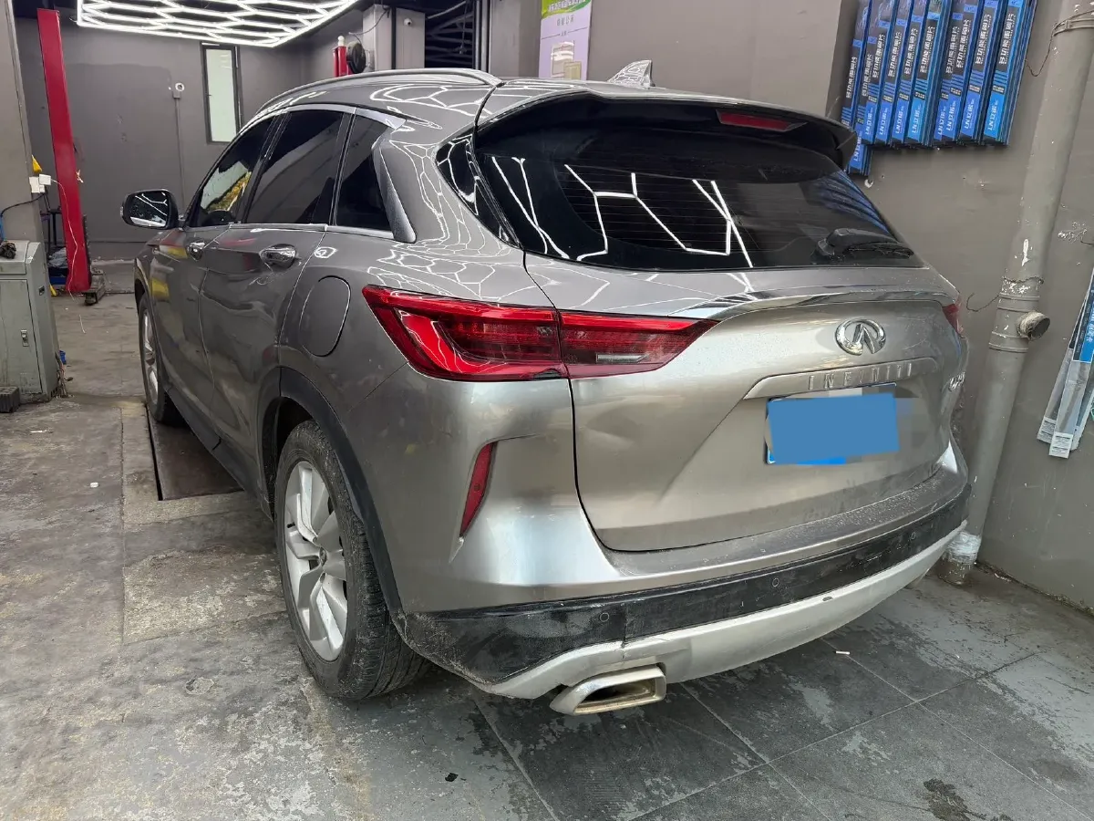 2018 Infiniti QX30 2.0T 211HP L4 7DCT,autocango,china used car exporter,china ev exporter,chinese used car exporter,chinese used ev exporter