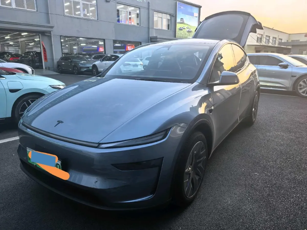 2025 Tesla Model Y L BEV,autocango,china used car exporter,china ev exporter,chinese used car exporter,chinese used ev exporter