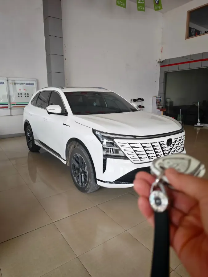 2025 ChangAn CS75 Plus 1.5T 192HP L4 8AT,autocango,china used car exporter,china ev exporter,chinese used car exporter,chinese used ev exporter