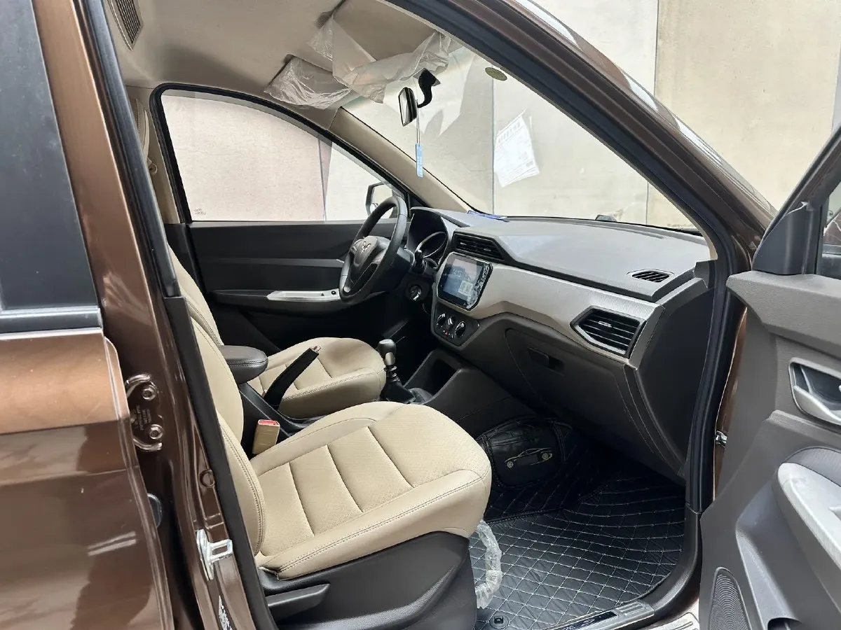 2021 WuLing RongGuang New Truck 1.5L 99HP L4 5MT,autocango,china used car exporter,china ev exporter,chinese used car exporter,chinese used ev exporter
