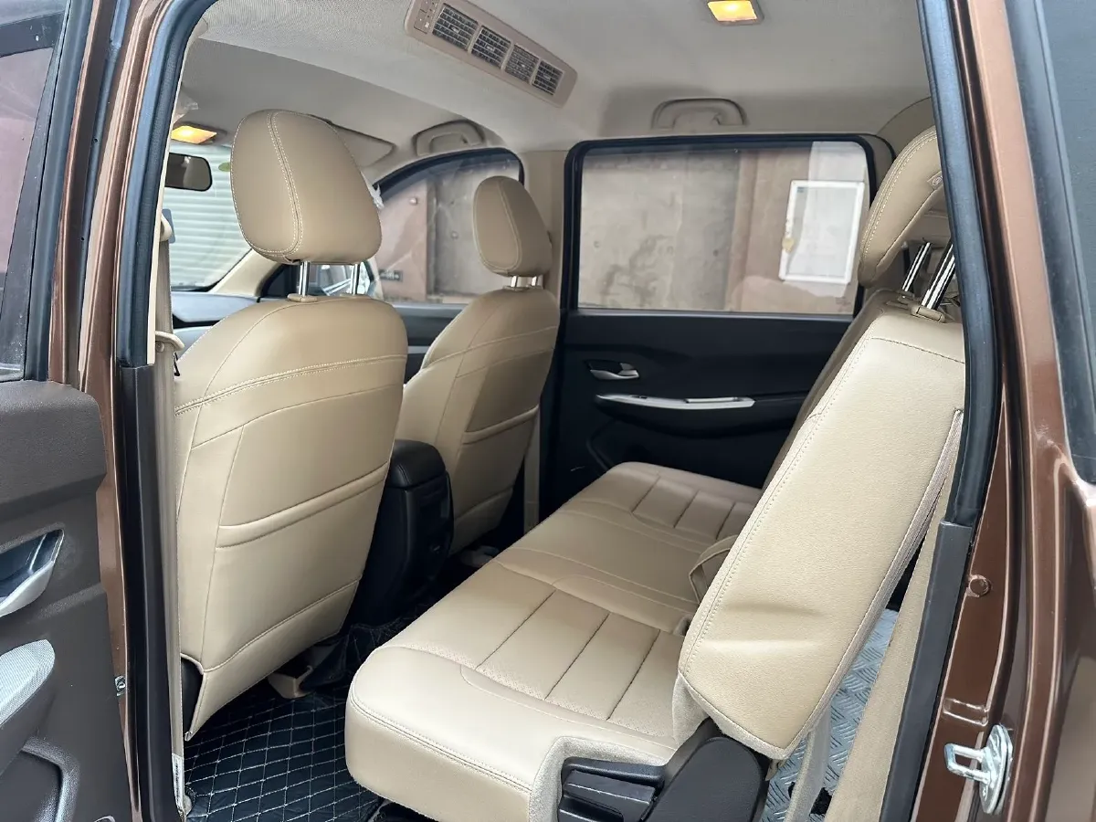 2021 WuLing RongGuang New Truck 1.5L 99HP L4 5MT,autocango,china used car exporter,china ev exporter,chinese used car exporter,chinese used ev exporter