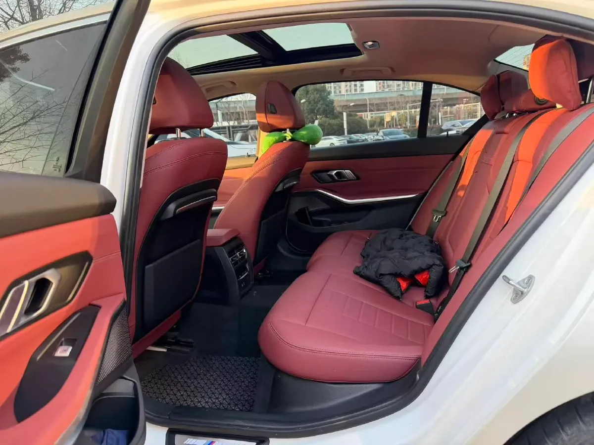 2021 BMW 3 Series 2.0T 156HP L4 8AT,autocango,china used car exporter,china ev exporter,chinese used car exporter,chinese used ev exporter