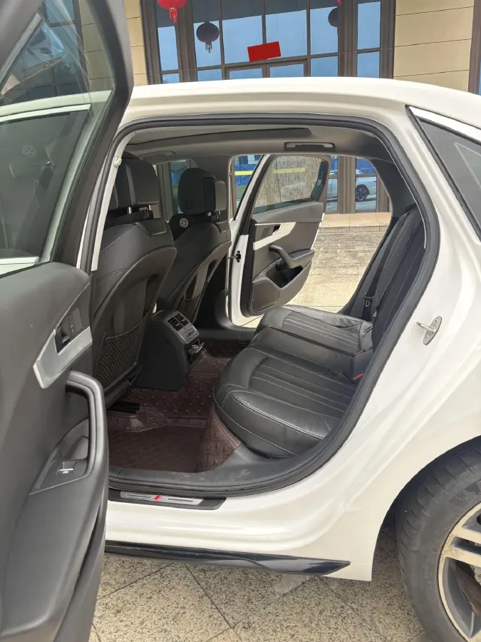 2020 Audi A4L 2.0T 190HP L4 7DCT,autocango,china used car exporter,china ev exporter,chinese used car exporter,chinese used ev exporter