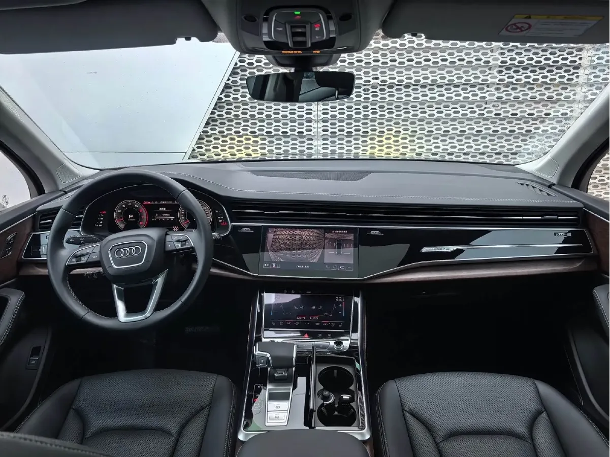 2025 Audi Q7 3.0T 340HP V6 8AT,autocango,china used car exporter,china ev exporter,chinese used car exporter,chinese used ev exporter