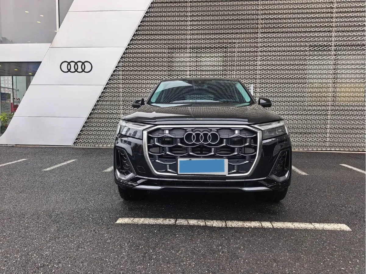 2025 Audi Q7 3.0T 340HP V6 8AT,autocango,china used car exporter,china ev exporter,chinese used car exporter,chinese used ev exporter