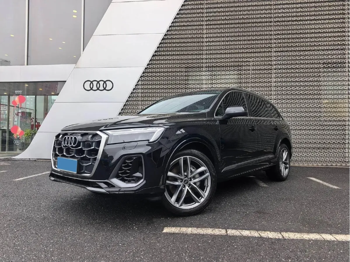 2025 Audi Q7 3.0T 340HP V6 8AT,autocango,china used car exporter,china ev exporter,chinese used car exporter,chinese used ev exporter