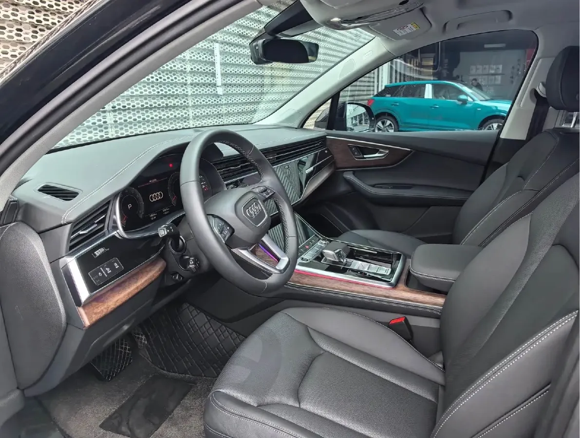2025 Audi Q7 3.0T 340HP V6 8AT,autocango,china used car exporter,china ev exporter,chinese used car exporter,chinese used ev exporter