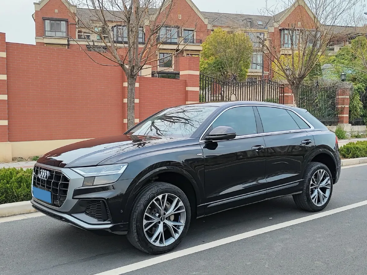 2021 Audi Q8 3.0T 340HP V6 8AT,autocango,china used car exporter,china ev exporter,chinese used car exporter,chinese used ev exporter