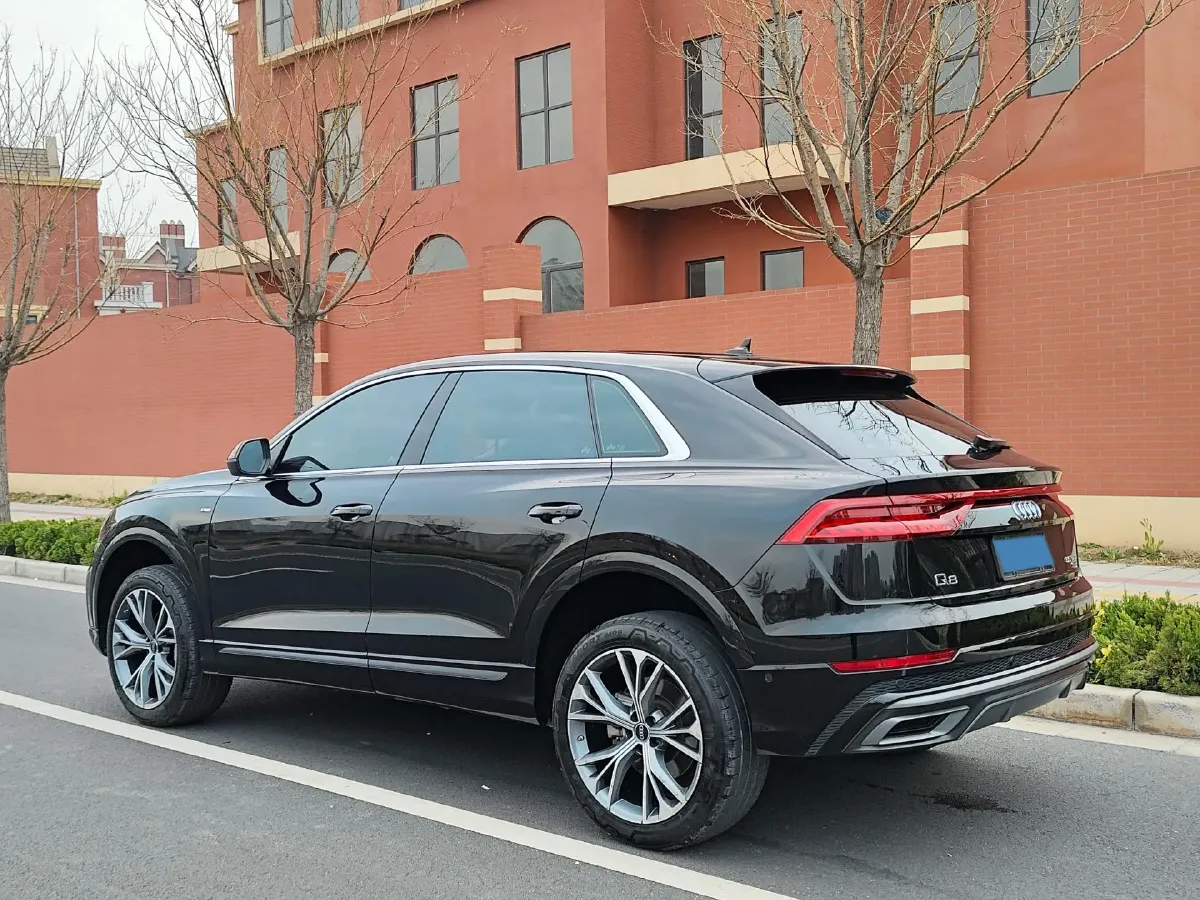 2021 Audi Q8 3.0T 340HP V6 8AT,autocango,china used car exporter,china ev exporter,chinese used car exporter,chinese used ev exporter