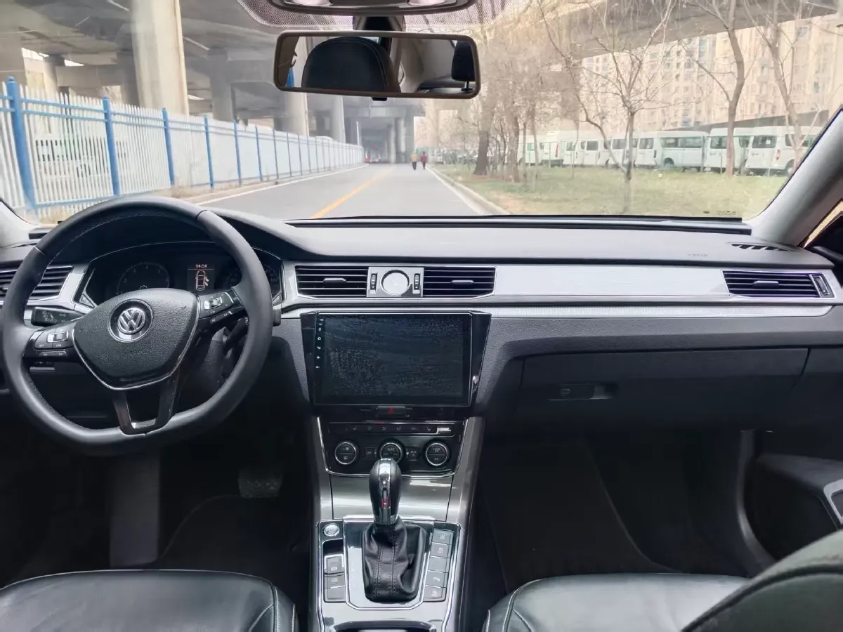 2017 Volkswagen Passat 1.8T 180HP L4 7DCT,autocango,china used car exporter,china ev exporter,chinese used car exporter,chinese used ev exporter