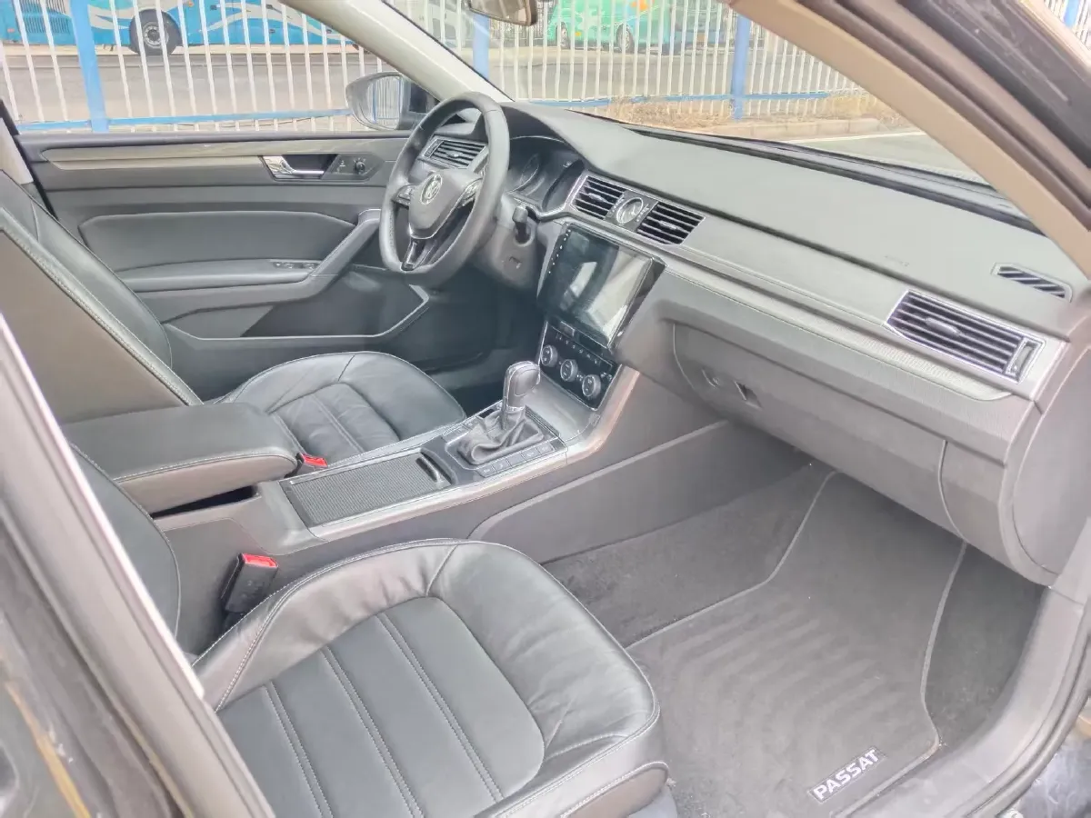 2017 Volkswagen Passat 1.8T 180HP L4 7DCT,autocango,china used car exporter,china ev exporter,chinese used car exporter,chinese used ev exporter