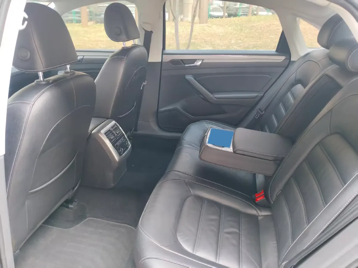 2017 Volkswagen Passat 1.8T 180HP L4 7DCT,autocango,china used car exporter,china ev exporter,chinese used car exporter,chinese used ev exporter