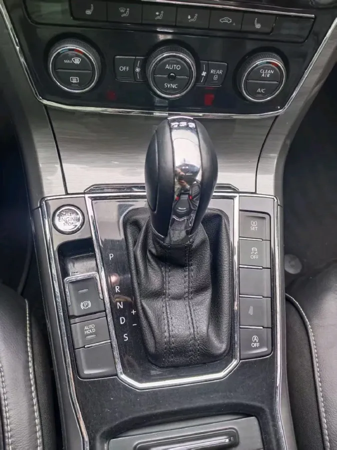 2017 Volkswagen Passat 1.8T 180HP L4 7DCT,autocango,china used car exporter,china ev exporter,chinese used car exporter,chinese used ev exporter