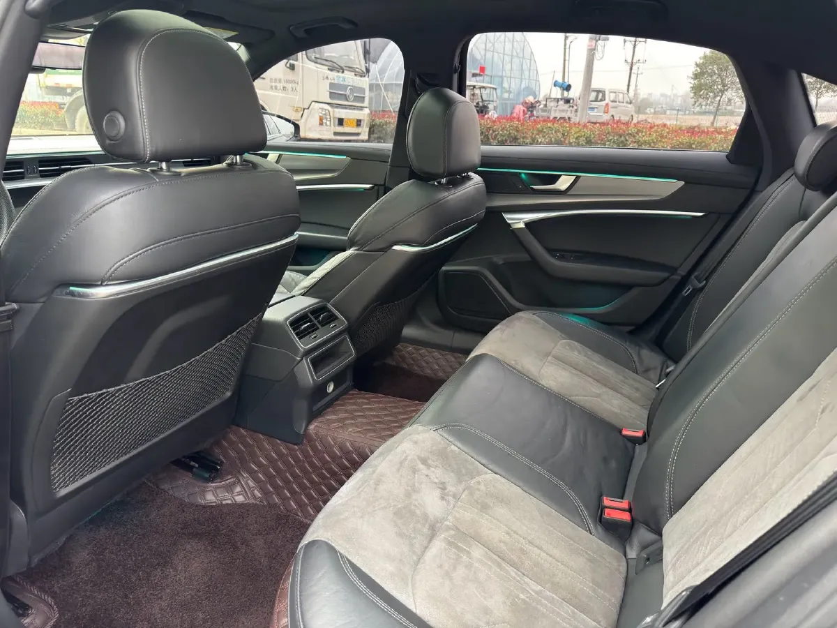 2019 Audi A6L 2.0T 190HP L4 7DCT,autocango,china used car exporter,china ev exporter,chinese used car exporter,chinese used ev exporter