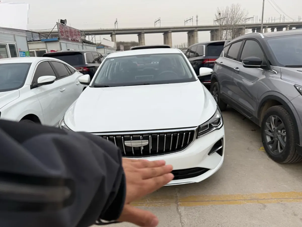 2025 Geely Emgrand 1.5L 127HP L4 5MT,autocango,china used car exporter,china ev exporter,chinese used car exporter,chinese used ev exporter
