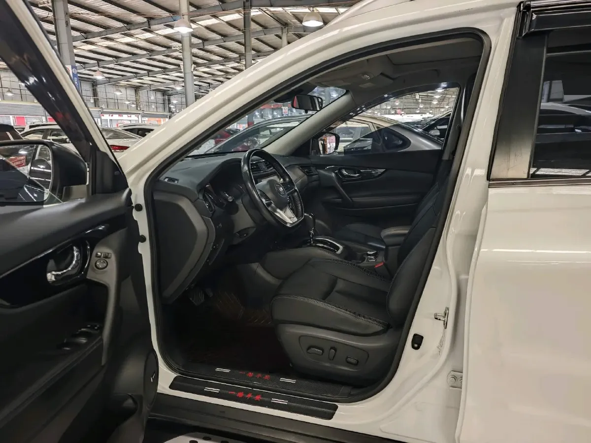 2021 Nissan X-Trail 2.5L 181HP L4 CVT,autocango,china used car exporter,china ev exporter,chinese used car exporter,chinese used ev exporter