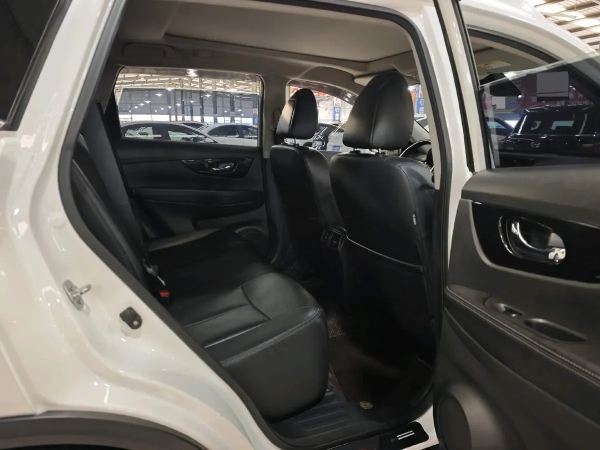 2021 Nissan X-Trail 2.5L 181HP L4 CVT,autocango,china used car exporter,china ev exporter,chinese used car exporter,chinese used ev exporter